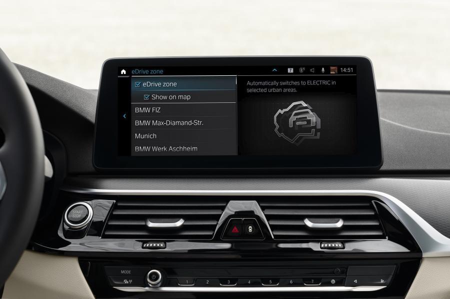 Детали интерьера BMW 530i Touring Luxury Line (G31) 2020 года  (WW) (фото 62 из 73)